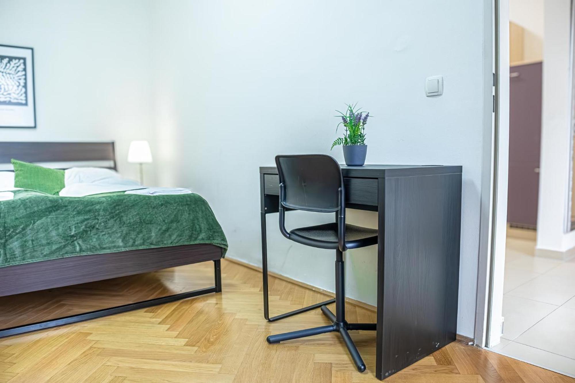 Comfortable 2Br Apt.-Near Wiener Stadthalle Buitenkant foto